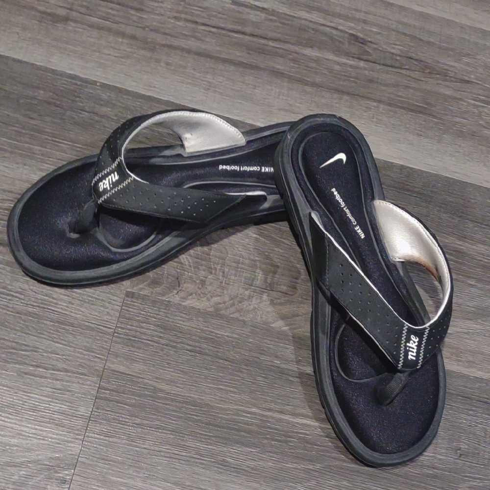 💐Nike Black Flip Flops - Sz 10💐